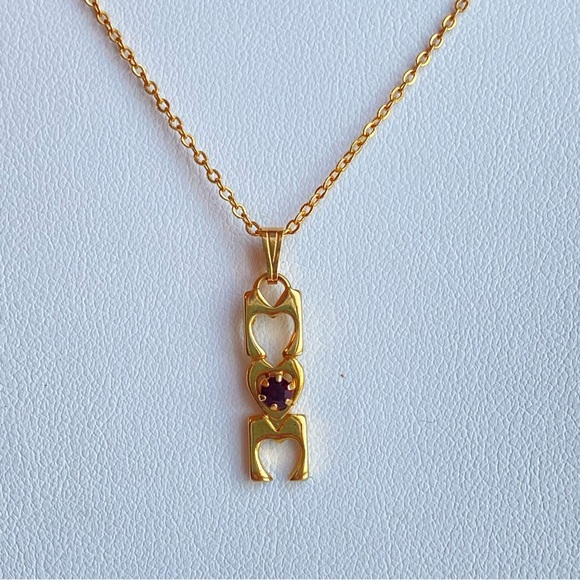 Avon stylized MOM heart dainty goldtone pendant necklace with red rhinestone - Picture 1 of 8